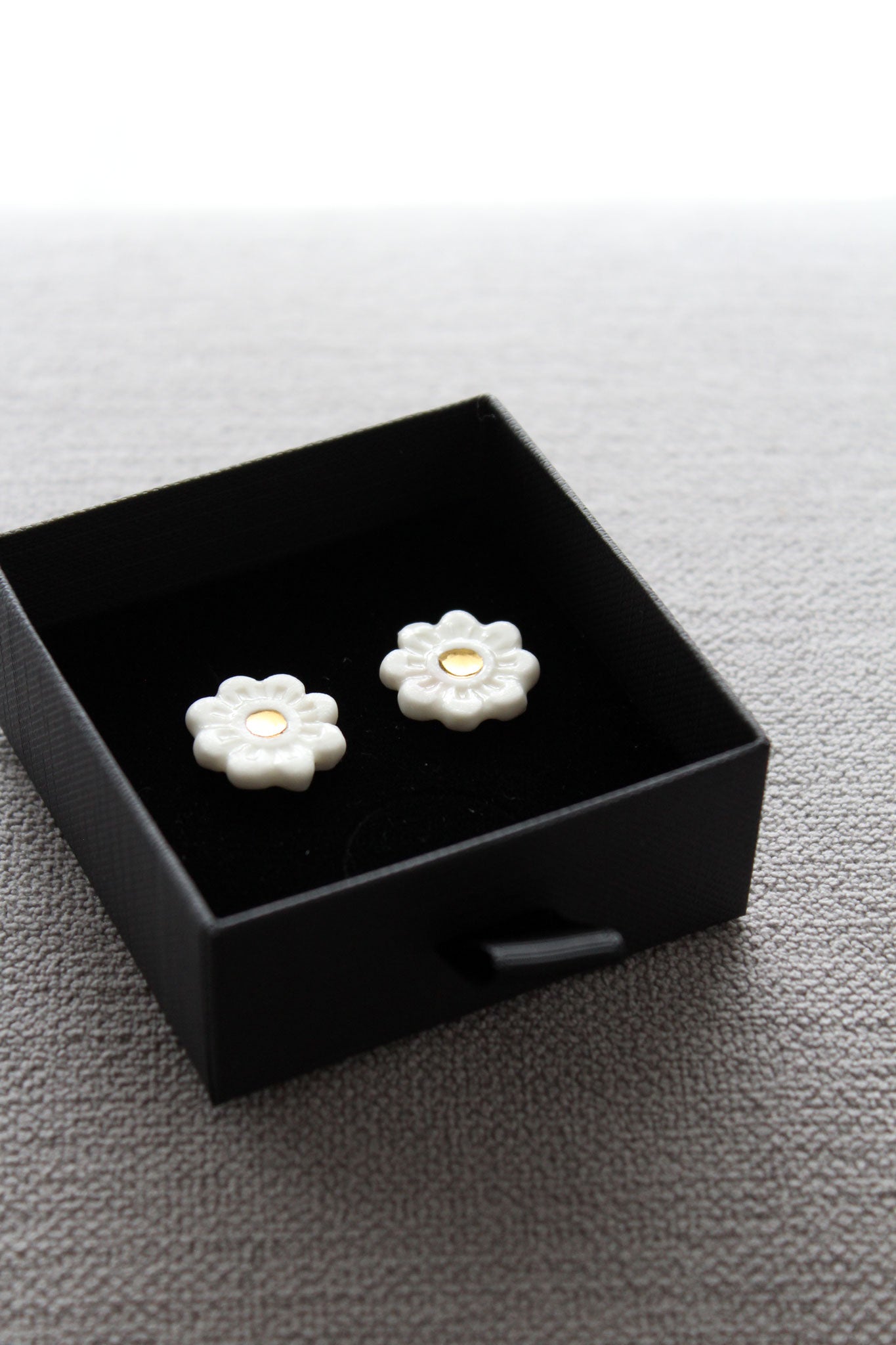 Puces d'oreilles Germini